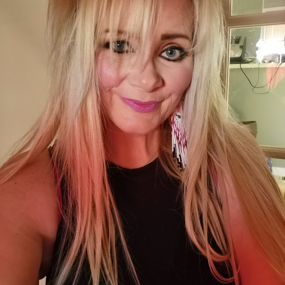 Meet your Posher, Traci - Picture 1 of 1